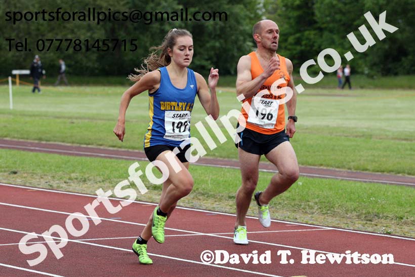 Noth Eastern Grand Prix 800 metres, North Eastern Grand Prix, Monkton Stadium, Jarrow. Photo: David T. Hewitson/Sports for All Pics